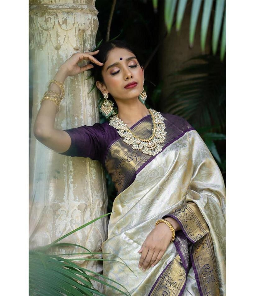 BEAUTIFUL RICH PALLU WITH JACQUARD WORK ON ALL OVER THE SAREE.