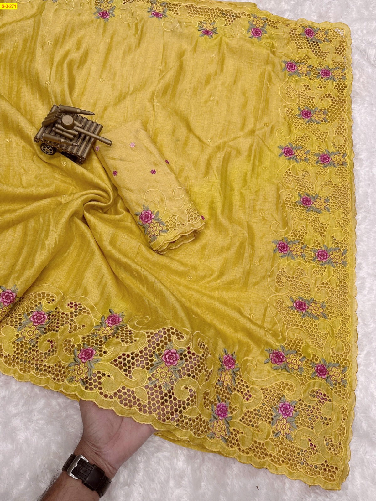 OUTIQUE PICK-PREMIUM SAREE