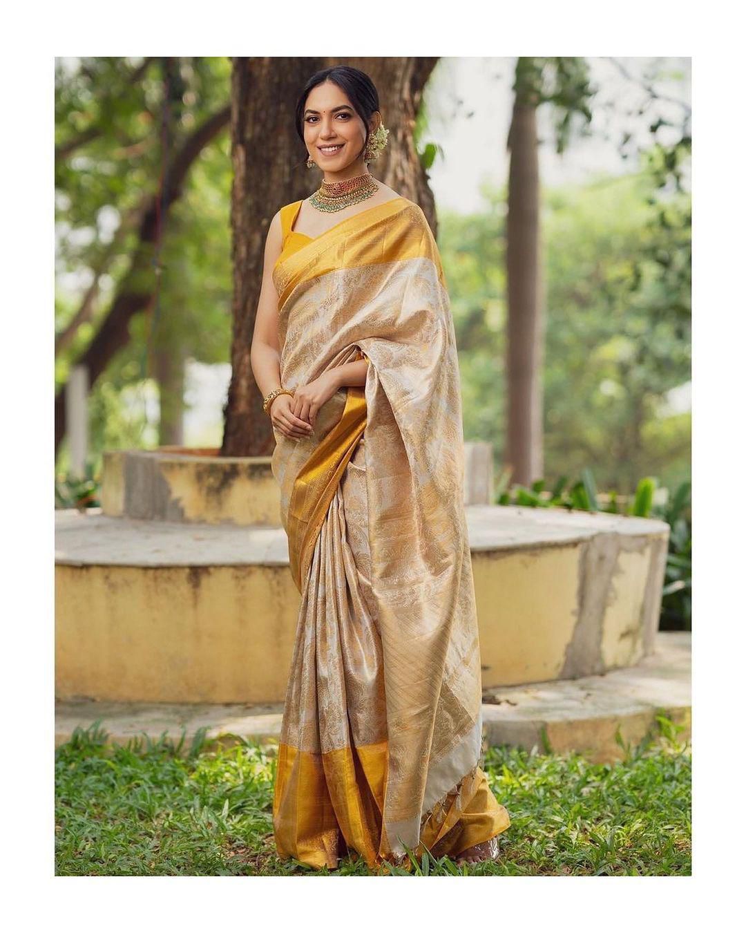 BEAUTIFUL RICH PALLU WITH JACQUARD WORK ON ALL OVER THE SAREE.