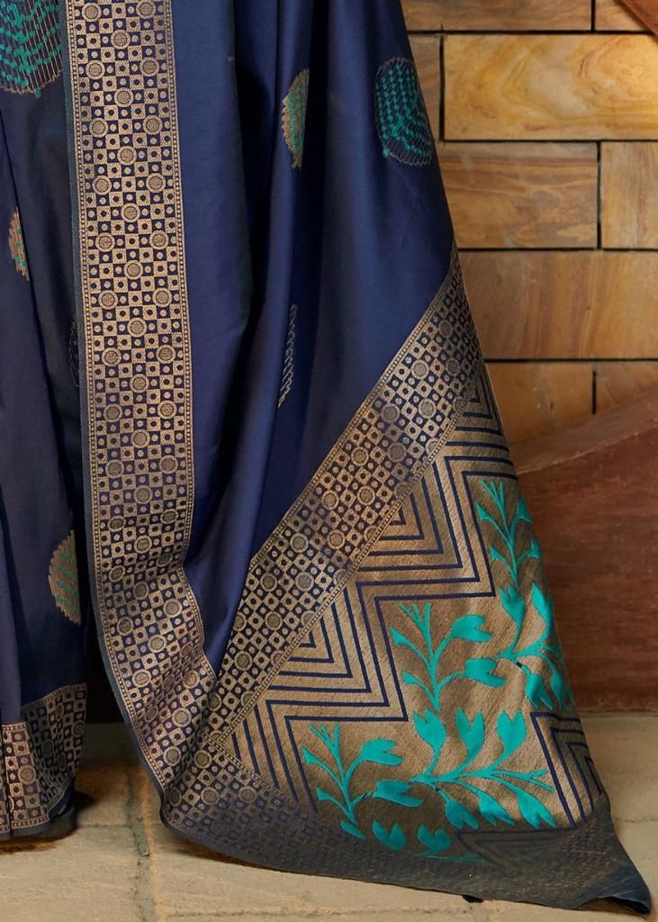 BEAUTIFUL RICH PALLU WITH JACQUARD WORK ON ALL OVER THE SAREE.