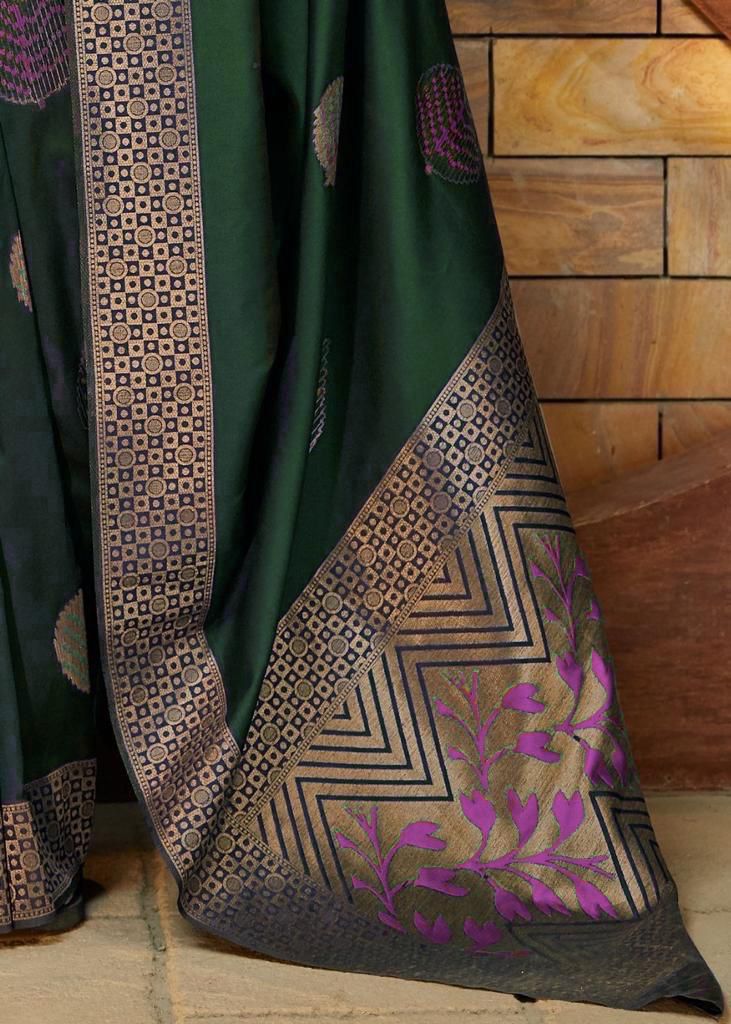 BEAUTIFUL RICH PALLU WITH JACQUARD WORK ON ALL OVER THE SAREE.