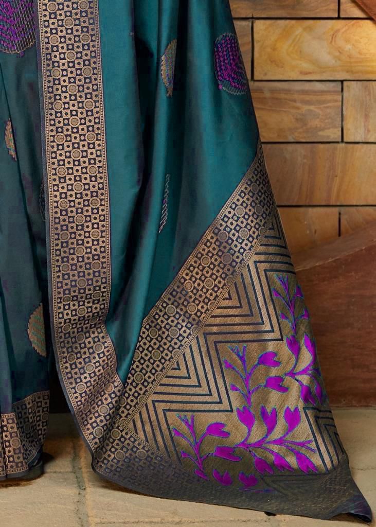 BEAUTIFUL RICH PALLU WITH JACQUARD WORK ON ALL OVER THE SAREE.