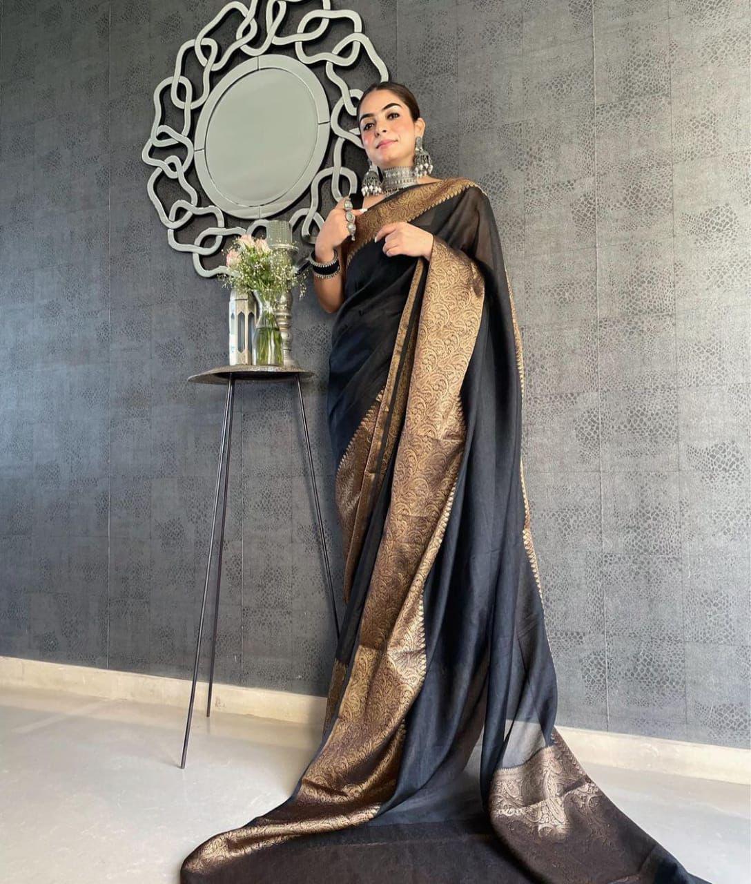 BEAUTIFUL RICH PALLU WITH JACQUARD WORK ON ALL OVER THE SAREE.