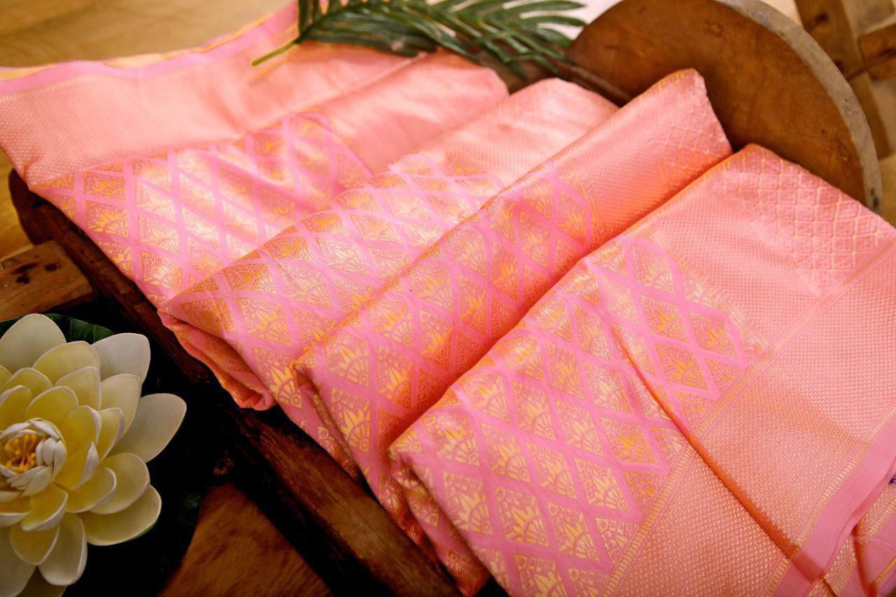 BEAUTIFUL RICH PALLU & JACQUARD WORK ON ALL OVER THE SAREE.