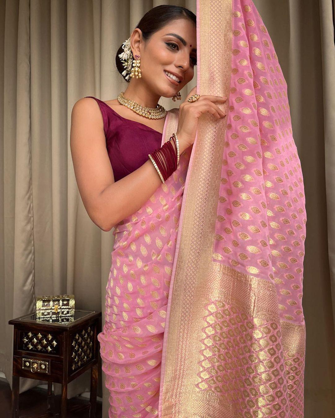 BEAUTIFUL RICH PALLU & JACQUARD WORK ON ALL OVER THE SAREE.